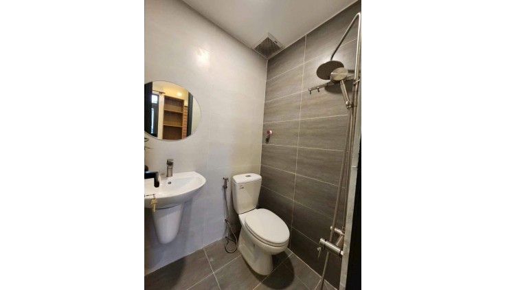 GIẢM HẲN 4 TỶ - BÁN NHANH TRƯỚC TẾT  CHDV 10 PHÒNG - HXH 7 CHỖ - 50m ra Phạm Văn Đồng
